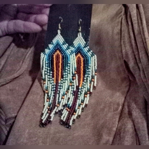 NEW Beautiful long beaded earrings - Picture 4 of 4